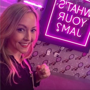 Meet your Posher, Lorri